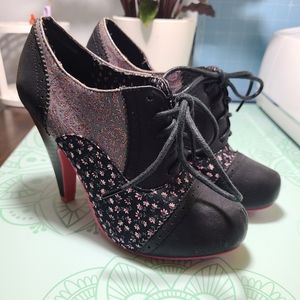 Cute Hot Tomato Heeled Oxfords